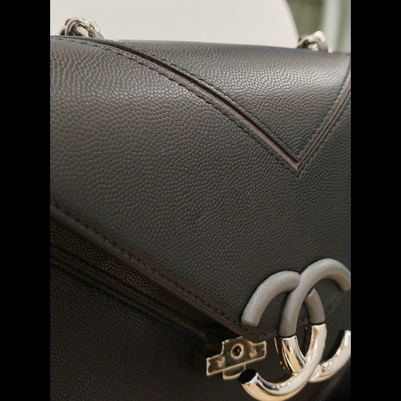 Chanel extra classic flap
荔枝皮 古巴系列 黄金中號-17