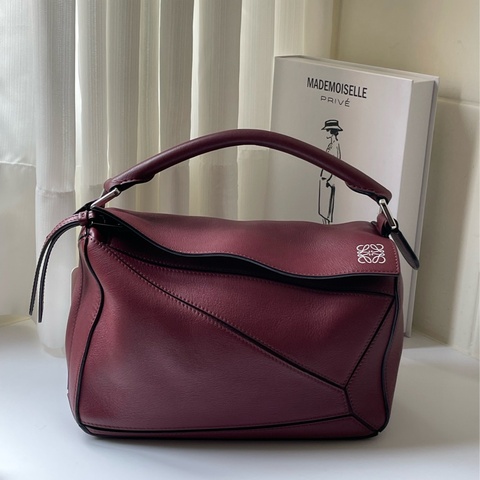 ▪️富貴選物FUGUEI▪️Loewe 波爾多紅 銀扣 puzzle 小號