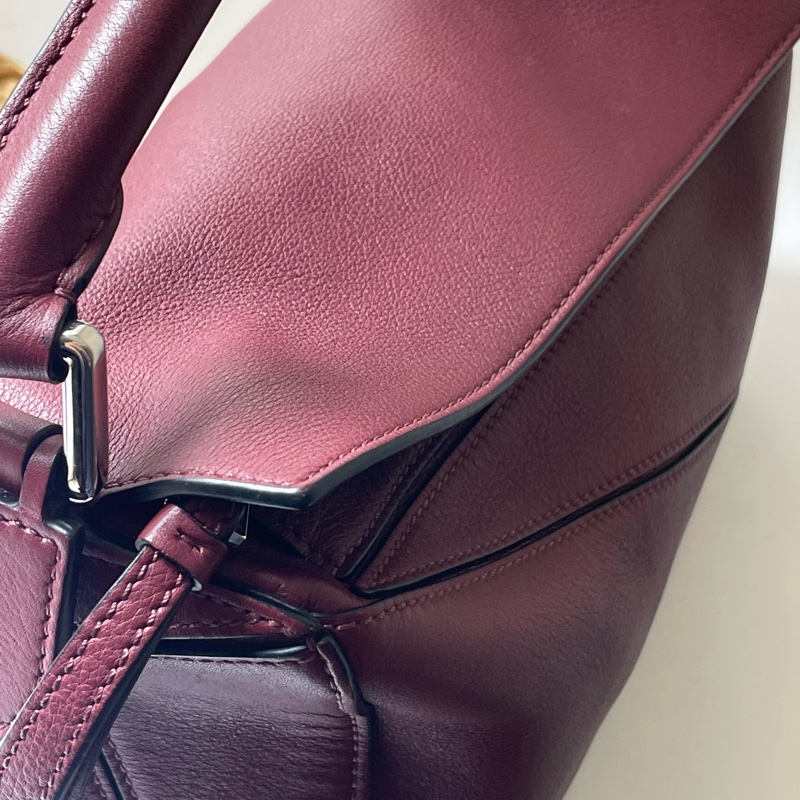 ▪️富貴選物FUGUEI▪️Loewe 波爾多紅 銀扣 puzzle 小號-4