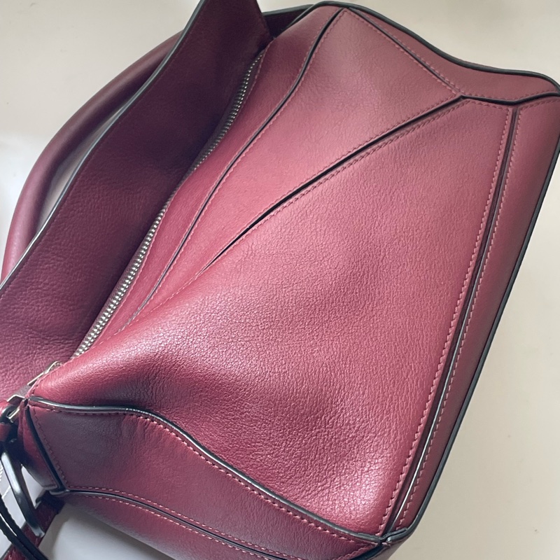 ▪️富貴選物FUGUEI▪️Loewe 波爾多紅 銀扣 puzzle 小號-6