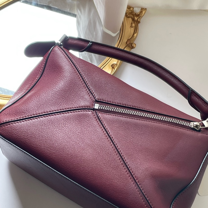 ▪️富貴選物FUGUEI▪️Loewe 波爾多紅 銀扣 puzzle 小號-11