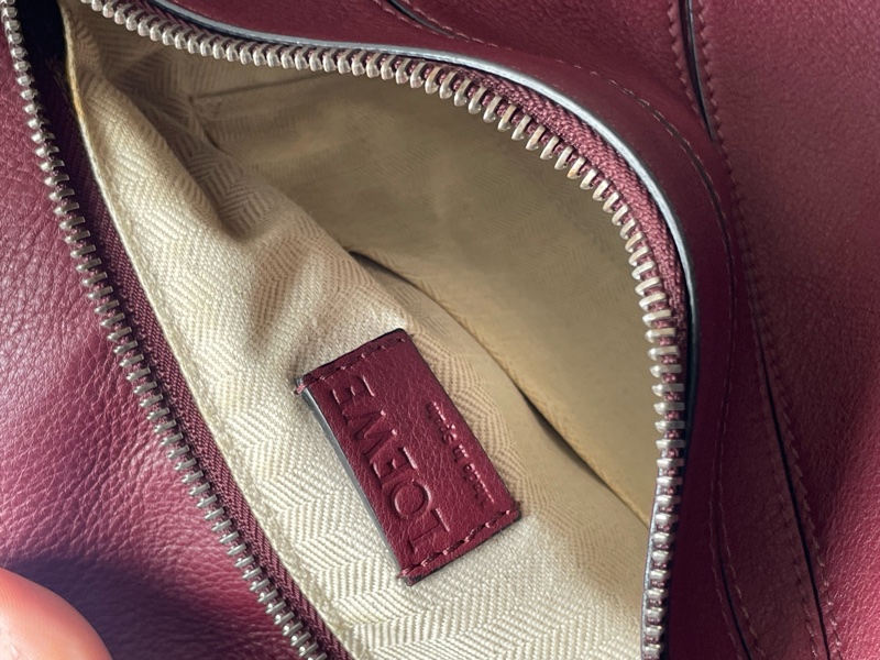 ▪️富貴選物FUGUEI▪️Loewe 波爾多紅 銀扣 puzzle 小號-16