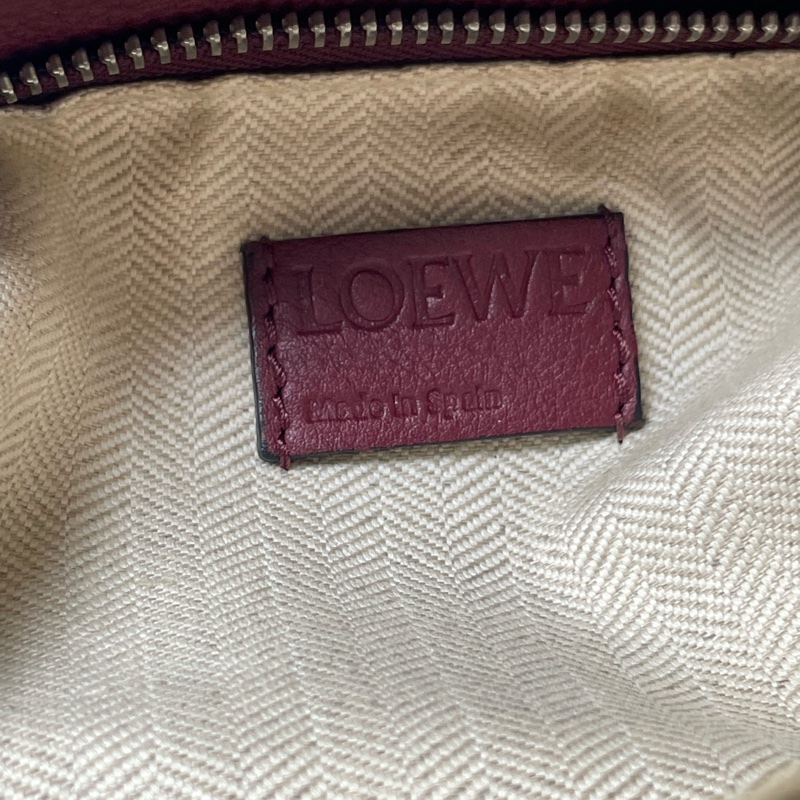 ▪️富貴選物FUGUEI▪️Loewe 波爾多紅 銀扣 puzzle 小號-17