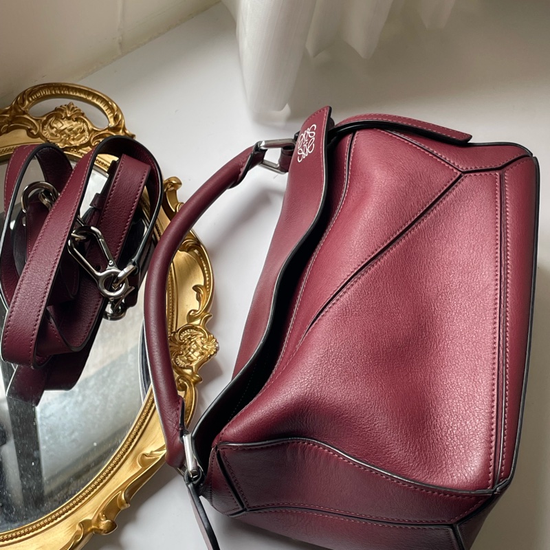 ▪️富貴選物FUGUEI▪️Loewe 波爾多紅 銀扣 puzzle 小號-18