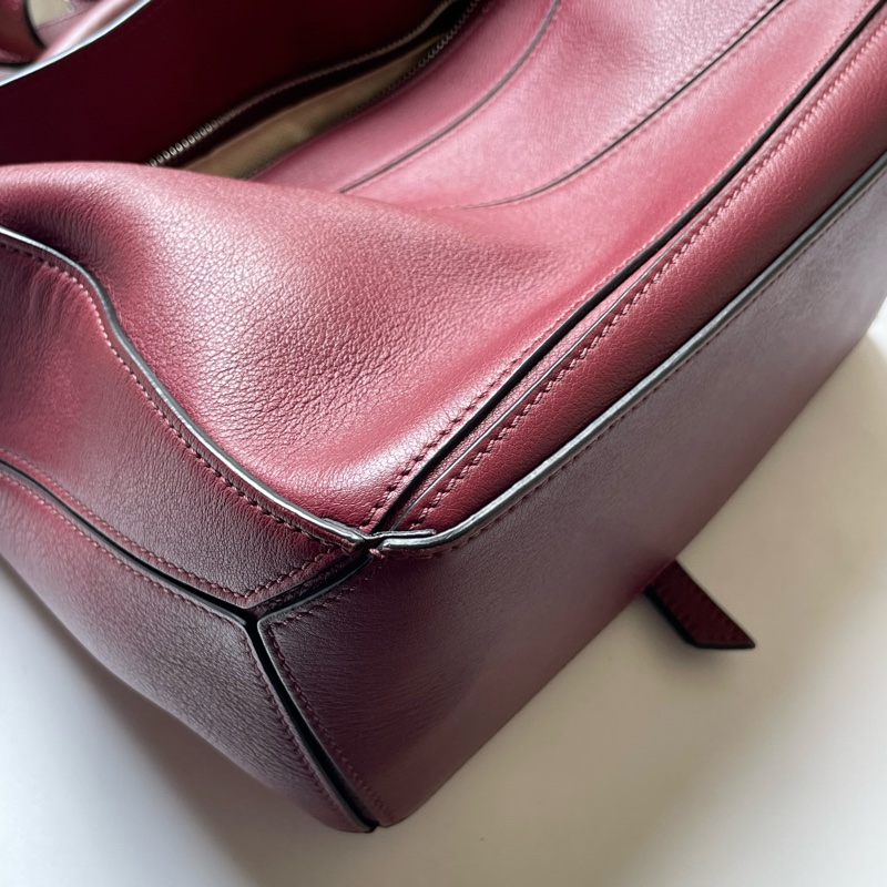 ▪️富貴選物FUGUEI▪️Loewe 波爾多紅 銀扣 puzzle 小號-19