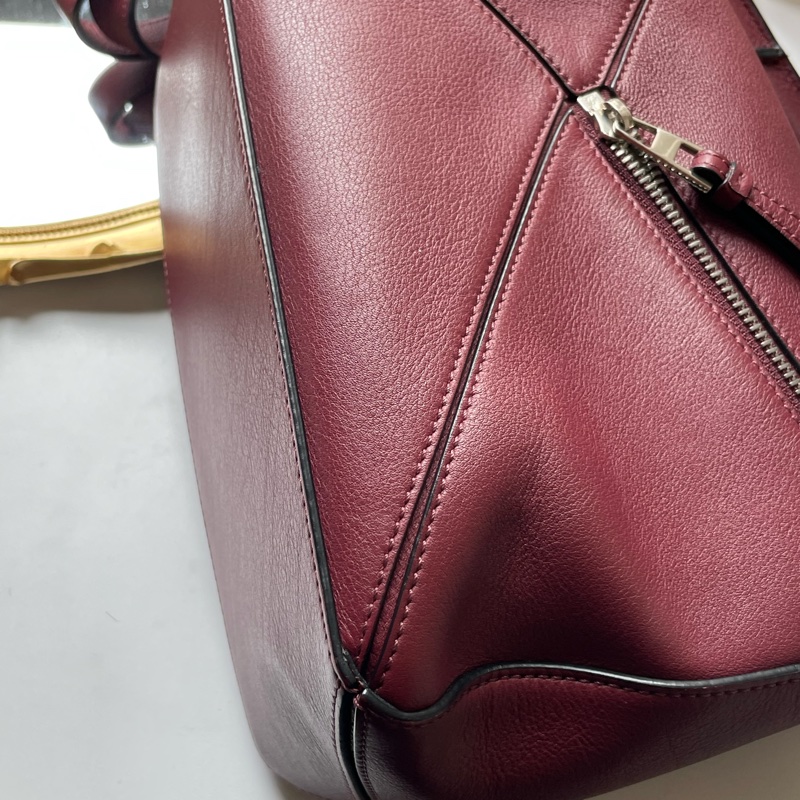 ▪️富貴選物FUGUEI▪️Loewe 波爾多紅 銀扣 puzzle 小號-20