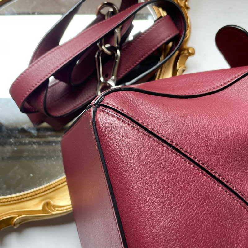 ▪️富貴選物FUGUEI▪️Loewe 波爾多紅 銀扣 puzzle 小號-21