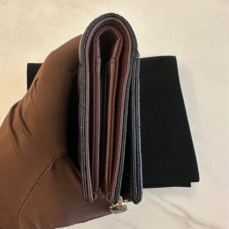 Chanel 荔枝皮對開短夾-3