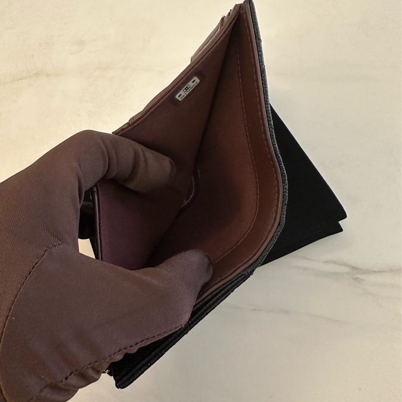 Chanel 荔枝皮對開短夾-5