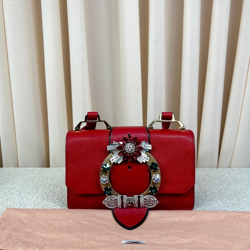 MiuMiu繆繆Lady紅色牛皮寶石包 精美紅色寶石太陽花裝飾 金色五金 可單肩可斜挎 牛皮耐磨 包型板正 容量實用 日常通勤百搭-0