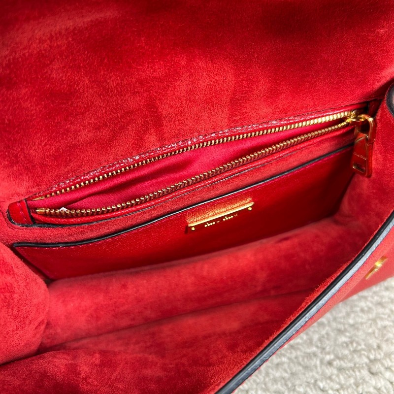 MiuMiu繆繆Lady紅色牛皮寶石包 精美紅色寶石太陽花裝飾 金色五金 可單肩可斜挎 牛皮耐磨 包型板正 容量實用 日常通勤百搭-12