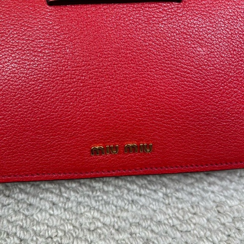 MiuMiu繆繆Lady紅色牛皮寶石包 精美紅色寶石太陽花裝飾 金色五金 可單肩可斜挎 牛皮耐磨 包型板正 容量實用 日常通勤百搭-13