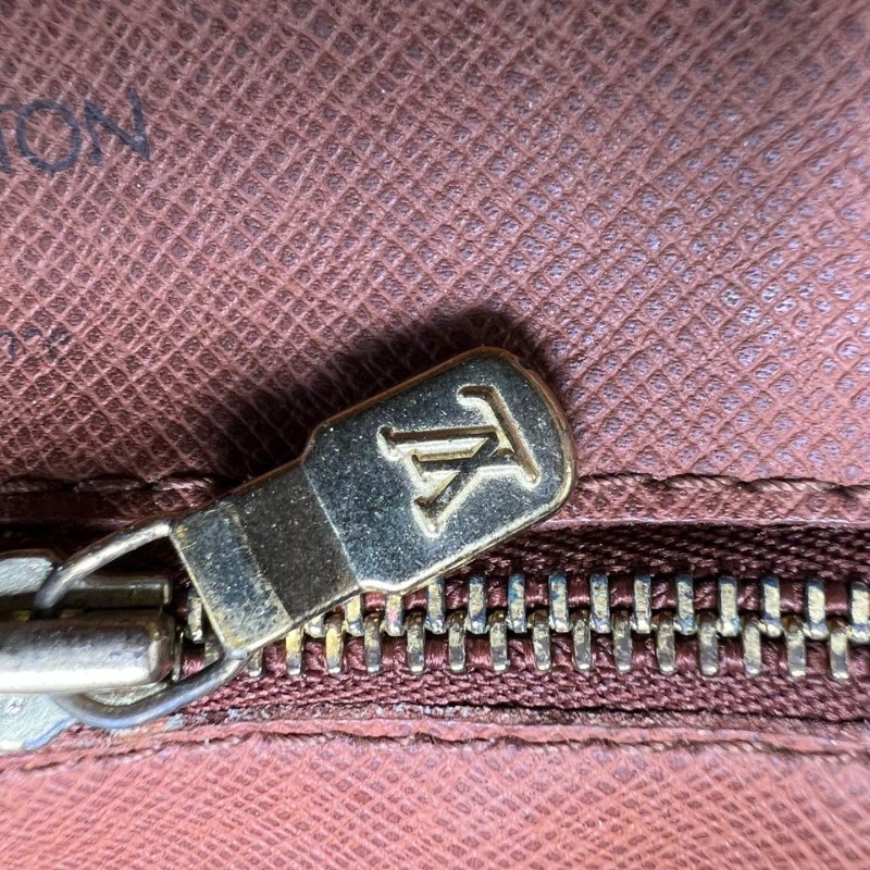 Louis Vuitton 老花直式相機包-18