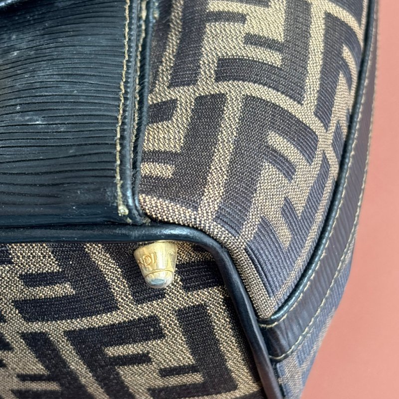 ::FENDI:: 經典緹花拼接皮革抽繩水桶包 斜背包 肩背包-9