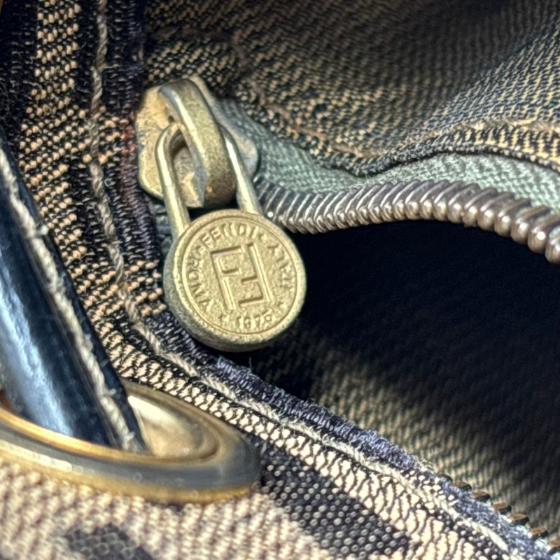 ::FENDI:: 經典緹花拼接皮革抽繩水桶包 斜背包 肩背包-30