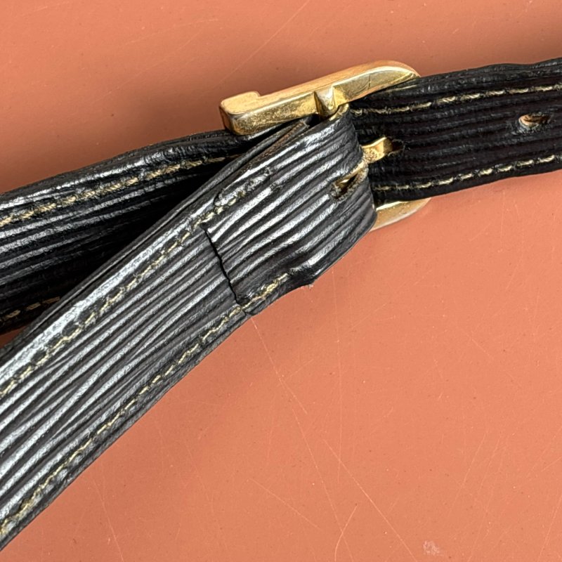 ::FENDI:: 經典緹花拼接皮革抽繩水桶包 斜背包 肩背包-36