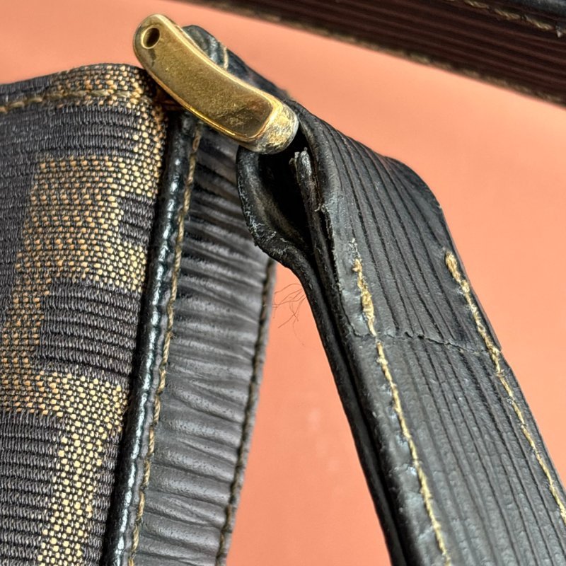 ::FENDI:: 經典緹花拼接皮革抽繩水桶包 斜背包 肩背包-40