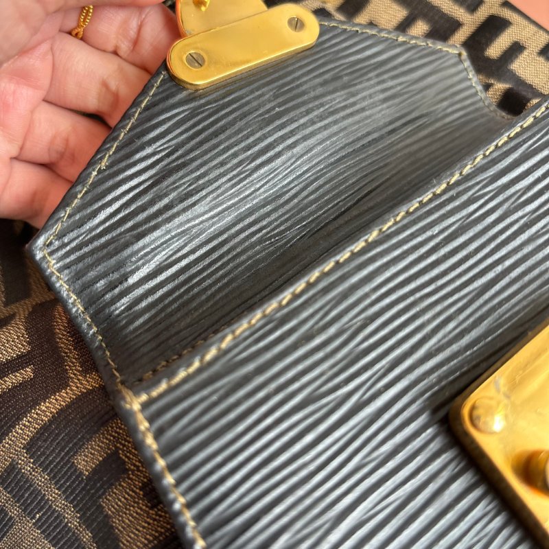 ::FENDI:: 經典緹花拼接皮革抽繩水桶包 斜背包 肩背包-43