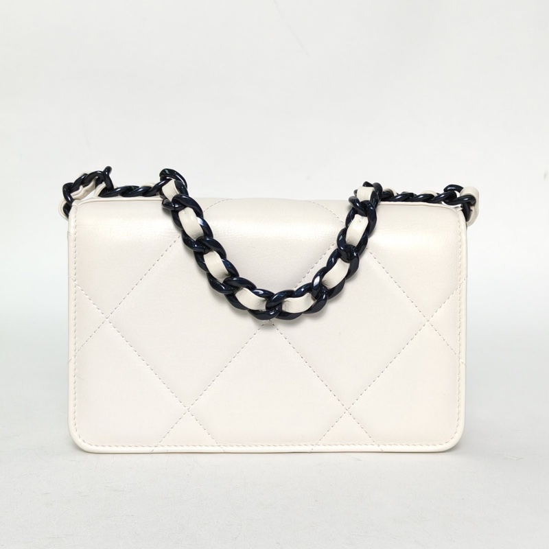 CHANEL 19BAG吸扣WOC白色羊皮晶片開藍扣-2