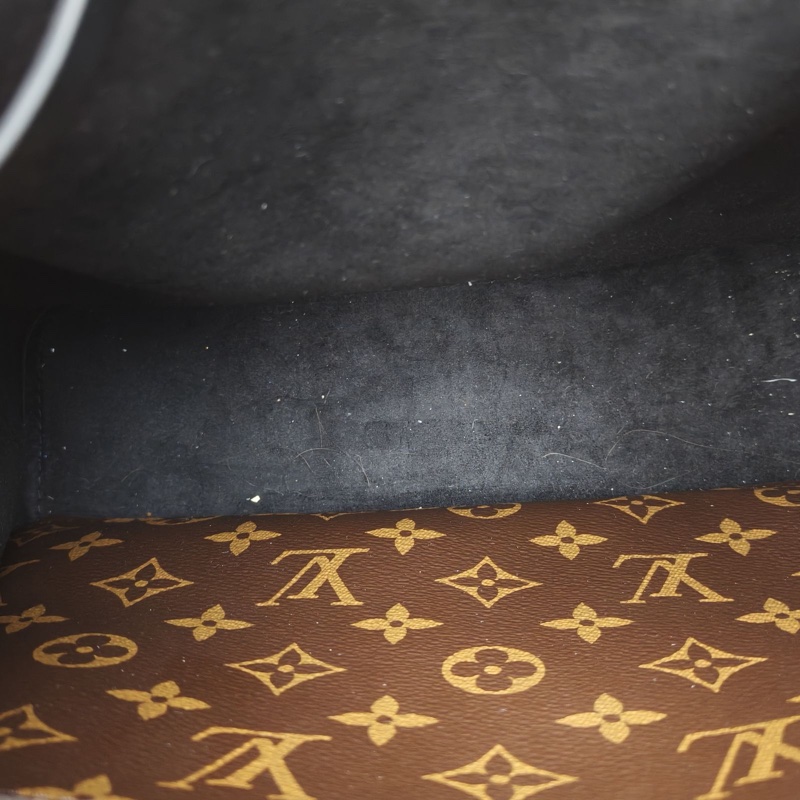 LOUIS VUITTON NÉONOÉ水桶包中號黑色內裏老花PVC金扣晶片-4