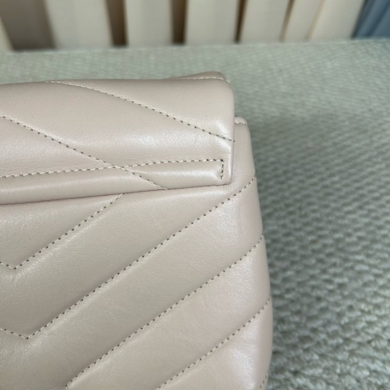 YSL聖羅蘭Loulou粉色方胖子郵差包 皮質細膩 銀扣設計 有肩帶 可單肩可斜挎 容量適中 日常通勤、約會都很百搭-18