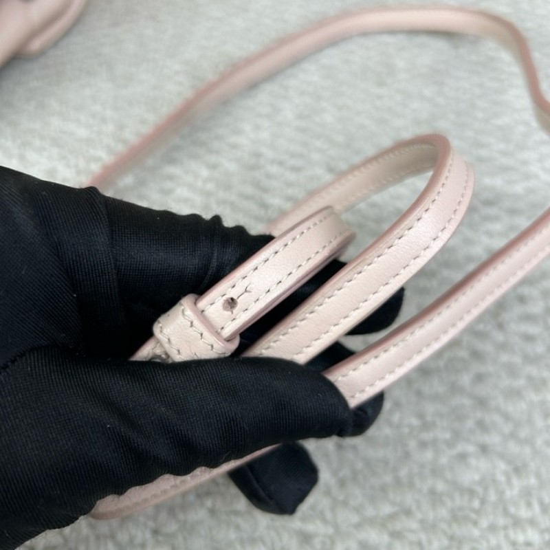 YSL聖羅蘭Loulou粉色方胖子郵差包 皮質細膩 銀扣設計 有肩帶 可單肩可斜挎 容量適中 日常通勤、約會都很百搭-21