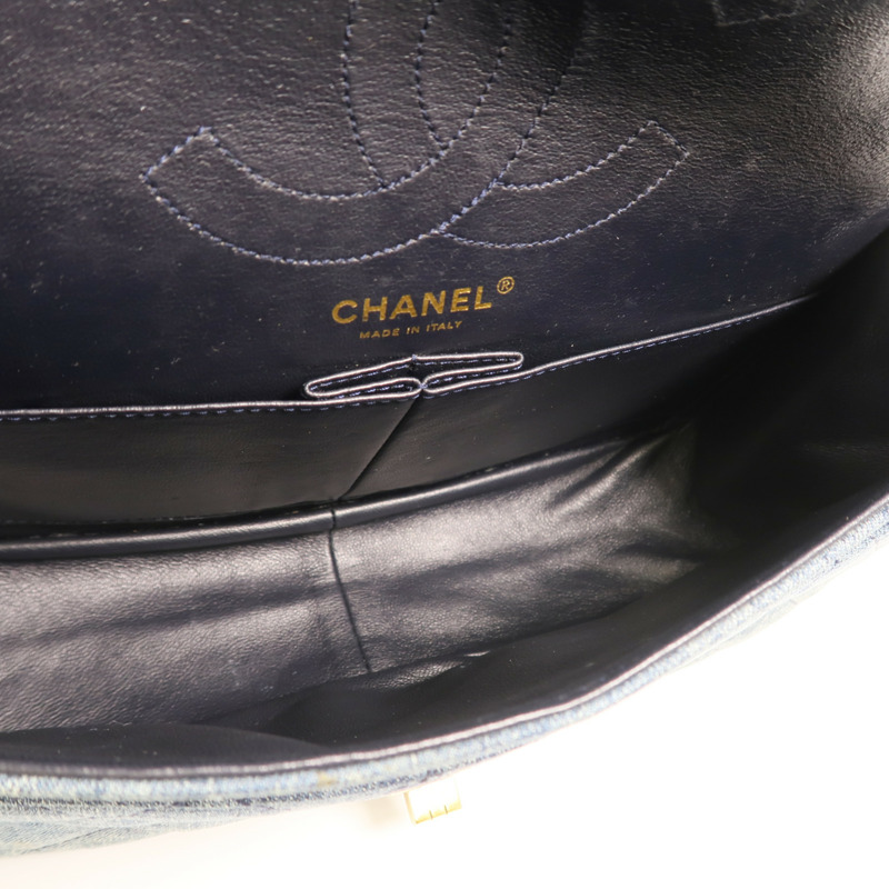 CHANEL 牛仔布2.55 Large金扣鏈帶肩背袋-4