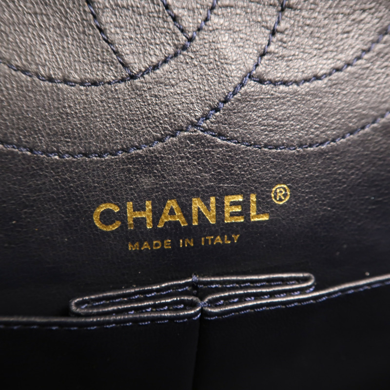 CHANEL 牛仔布2.55 Large金扣鏈帶肩背袋-5