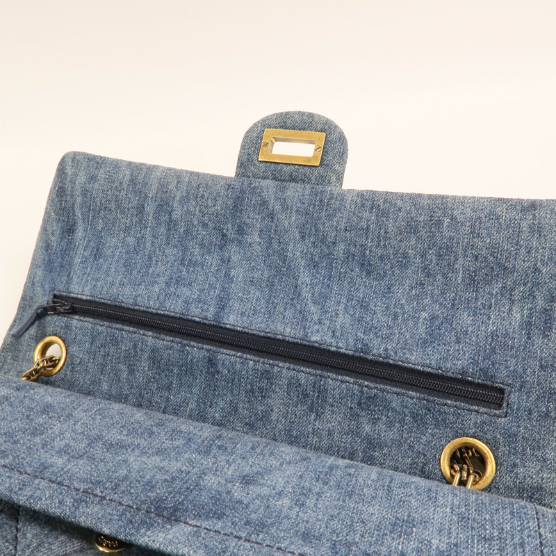 CHANEL 牛仔布2.55 Large金扣鏈帶肩背袋-16