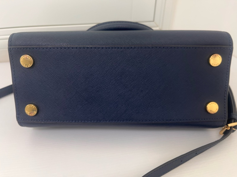 Michael Kors 防磨時尚藍小牛皮手提包-13