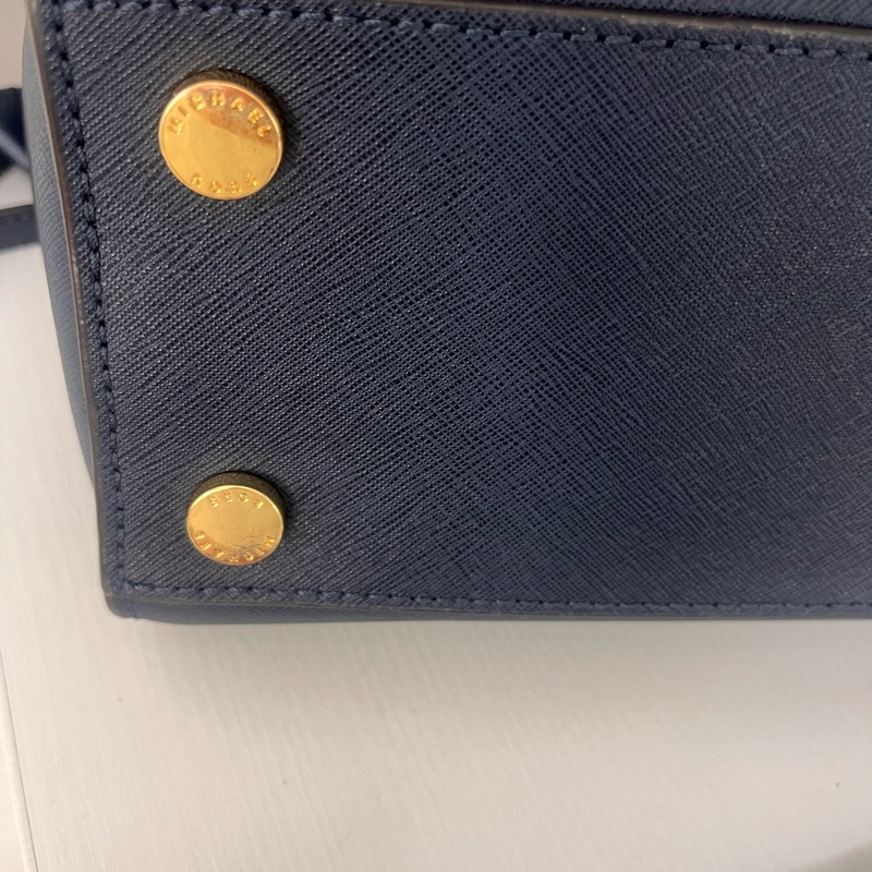 Michael Kors 防磨時尚藍小牛皮手提包-14