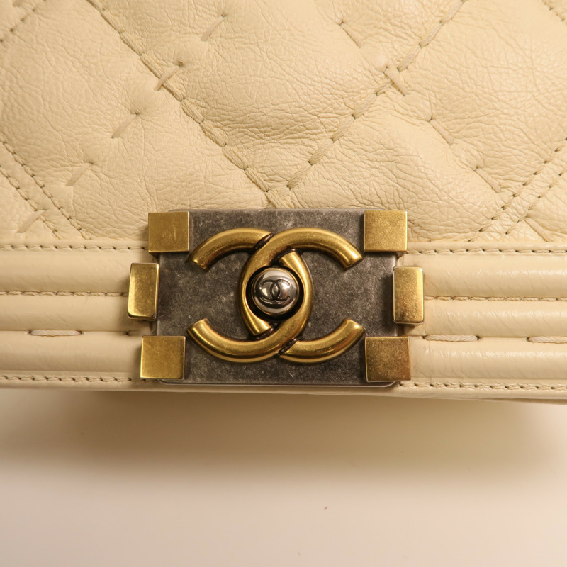 CHANEL 牛皮皮革Boy 20金扣鏈帶肩背袋-8