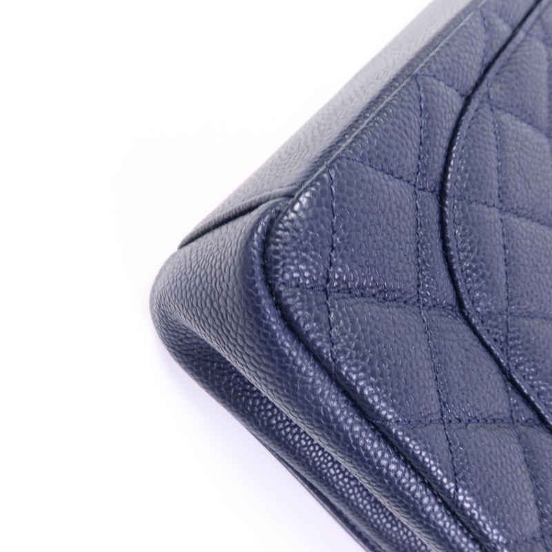CHANEL 牛皮皮革CC Filigree金扣鏈帶肩背袋-12