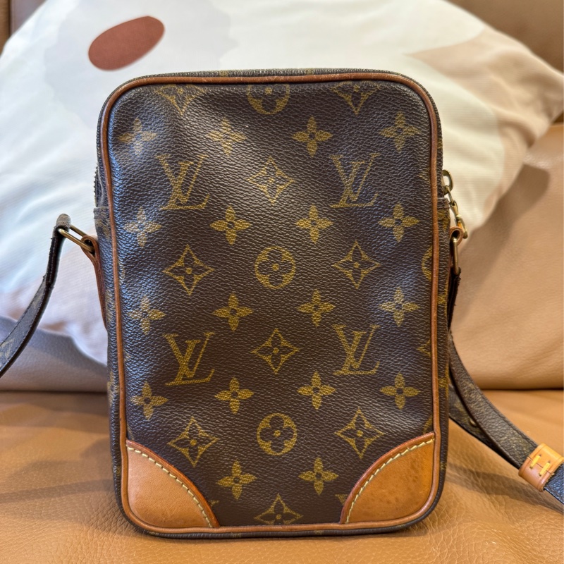 LV 雙層相機包 老花-7