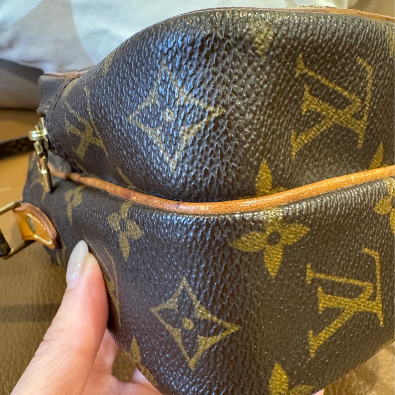 LV 雙層相機包 老花-9