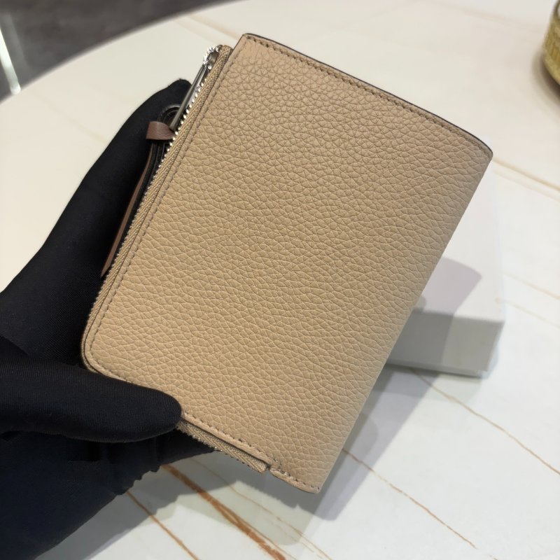 *SHIHNA名牌精品* LOEWE 牛皮釦式L型 拉鍊零錢短夾 (裸色/香茅黃)-9