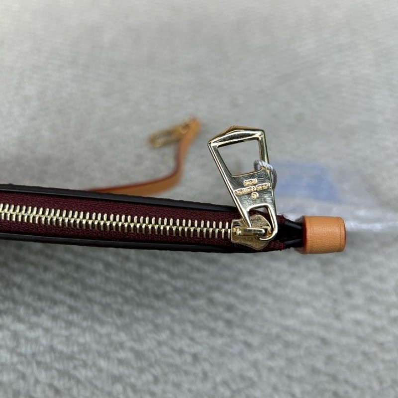 LV路易威登Neverfull子袋 經典老花 拉鍊順滑 容量合適 日常裝手機錢包很實用-12