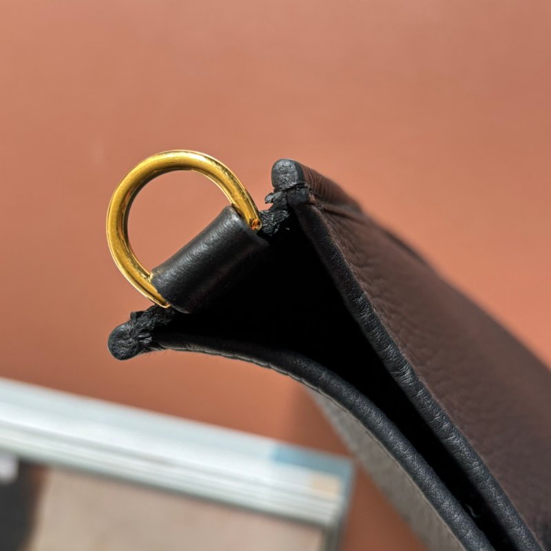 ::HERMES:: W刻 Mini Evelyne 16 黑色小牛皮金釦鏤空洞H LOGO 肩背斜背包-17