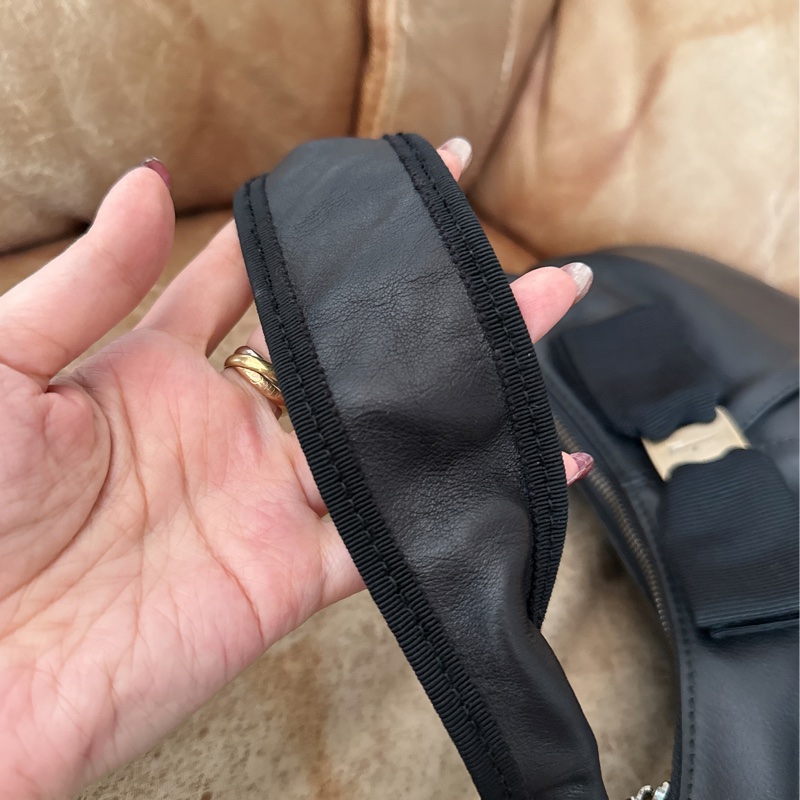 未使用 經典Salvatore Ferragamo肩背包-25