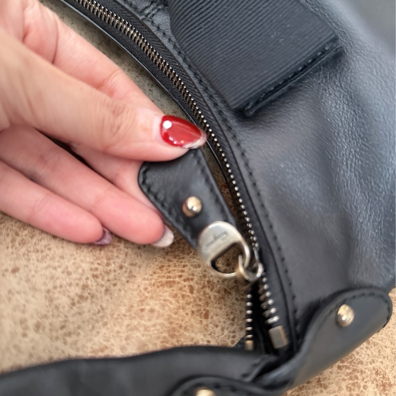 未使用 經典Salvatore Ferragamo肩背包-42