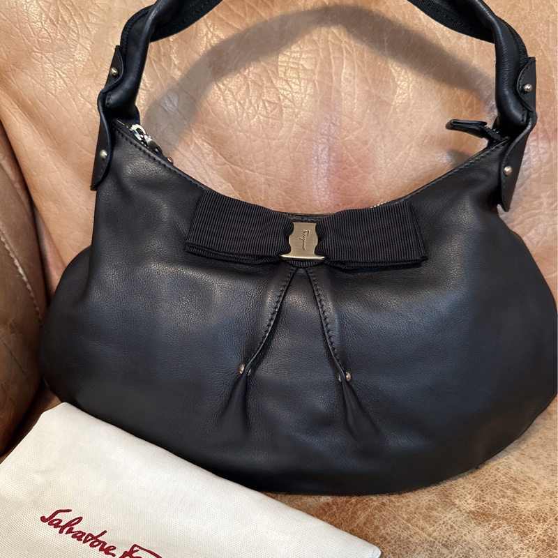 未使用 經典Salvatore Ferragamo肩背包-60