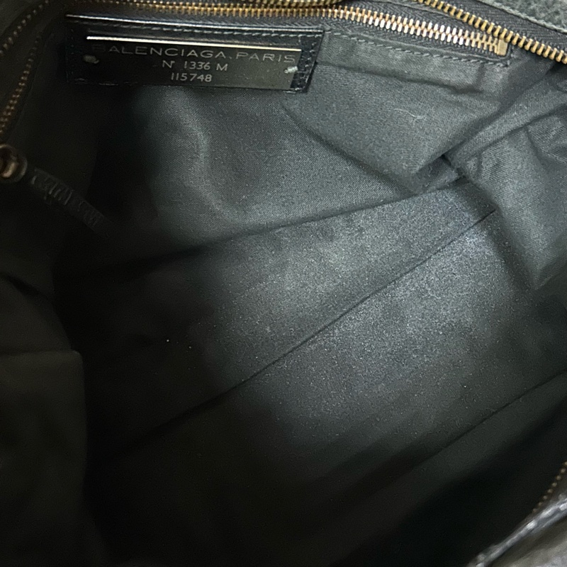 BALENCIAGA MEDIUM LE CITY 黑色中號小釦City機車包-9