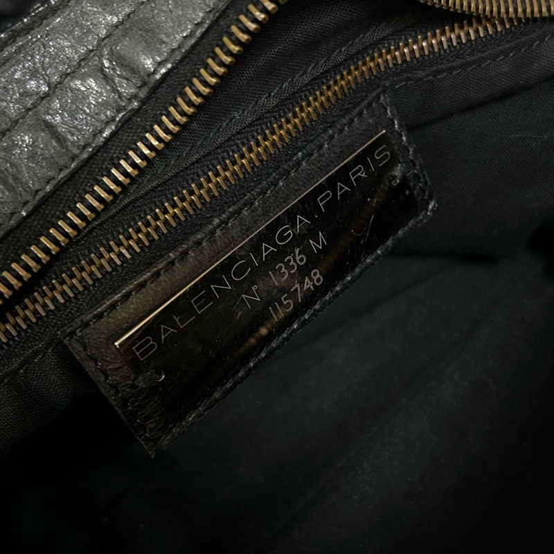 BALENCIAGA MEDIUM LE CITY 黑色中號小釦City機車包-17