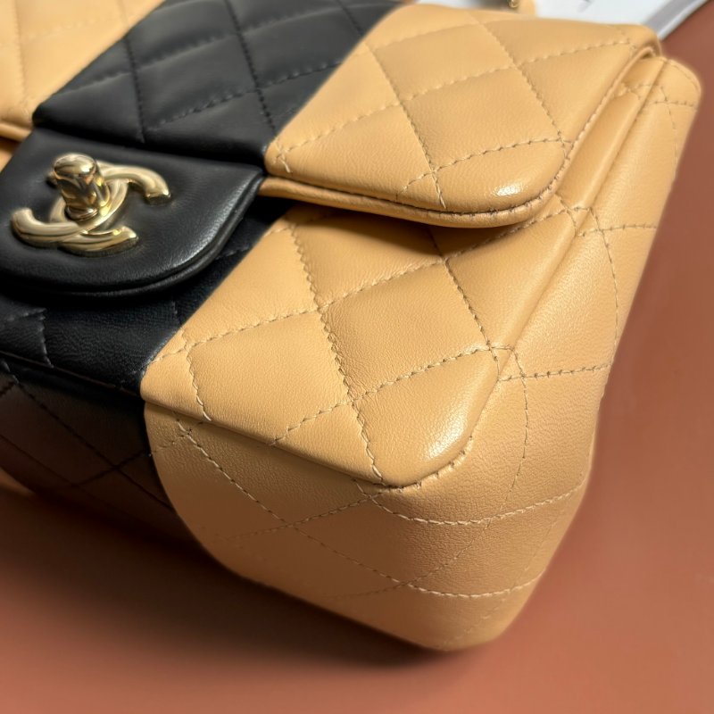 COCO 17 ::Chanel:: Mini Square Flap Bag  奶茶色x黑 拚色經典方胖雙色斜背練包 口蓋包-4