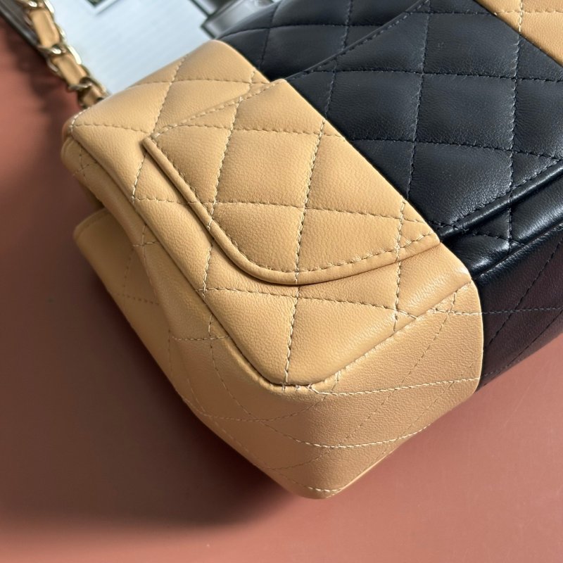 COCO 17 ::Chanel:: Mini Square Flap Bag  奶茶色x黑 拚色經典方胖雙色斜背練包 口蓋包-7