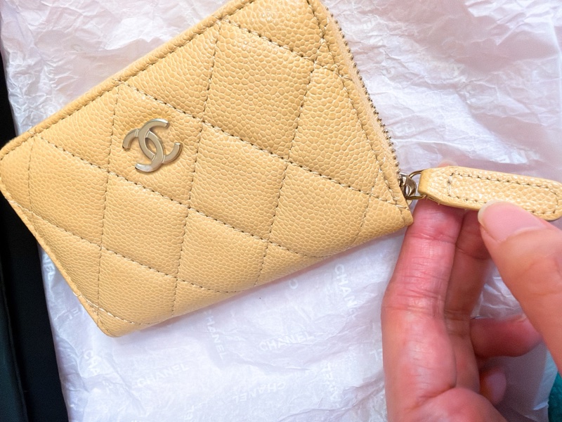Chanel 淡黃 拉鏈卡夾（內零錢袋）-1