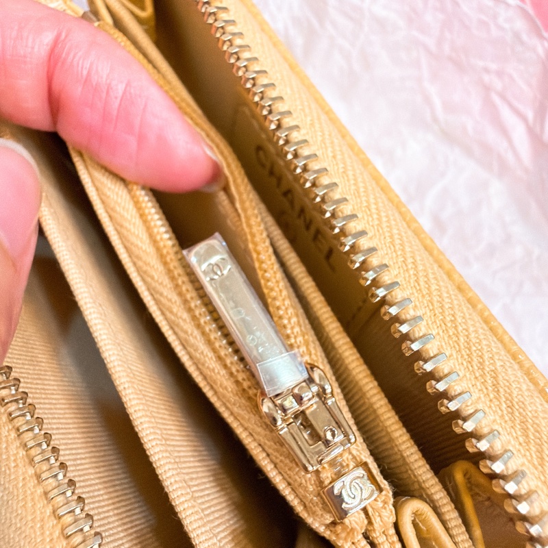 Chanel 淡黃 拉鏈卡夾（內零錢袋）-2