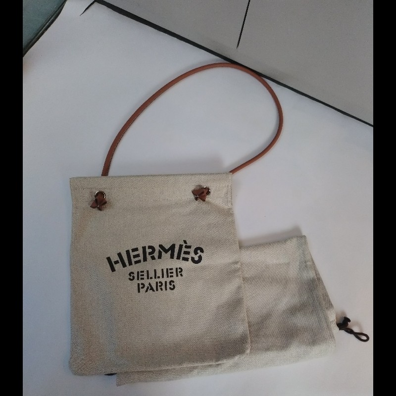 Hermes 金棕皮米白底黑字布斜背包 Aline Groom-1