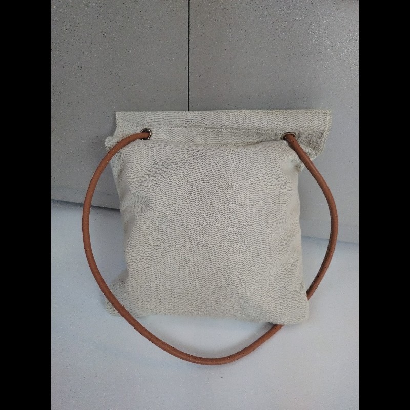 Hermes 金棕皮米白底黑字布斜背包 Aline Groom-5