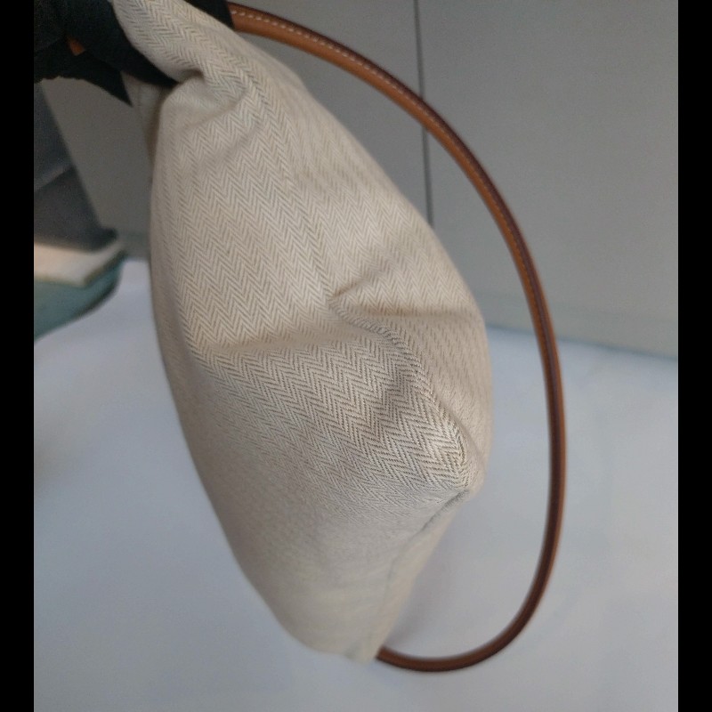 Hermes 金棕皮米白底黑字布斜背包 Aline Groom-8